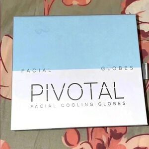 Pivotal facial cooling globes NIB